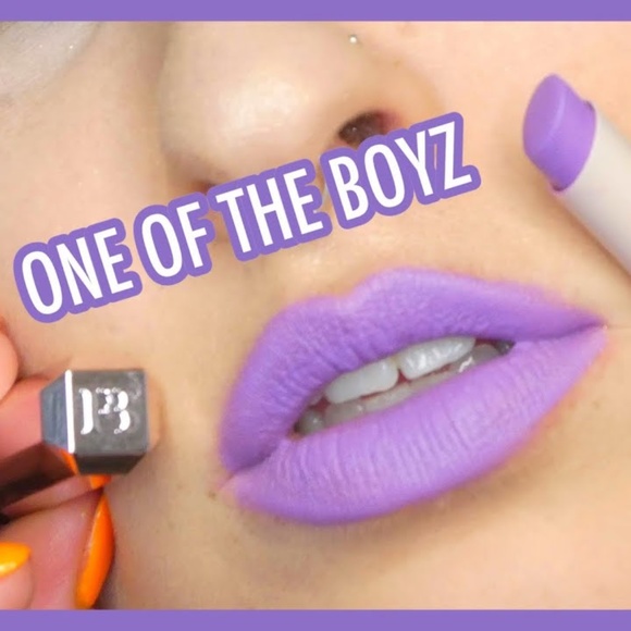 ❣️Fenty Mattemoiselle Plush Matte Lipstick in One of The Boyz - Picture 6 of 16